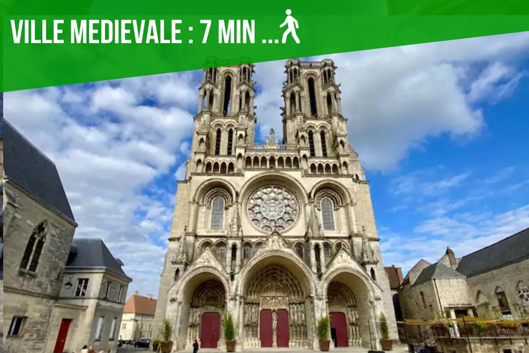 Appartement Jolie vue Laon Extérieur photo